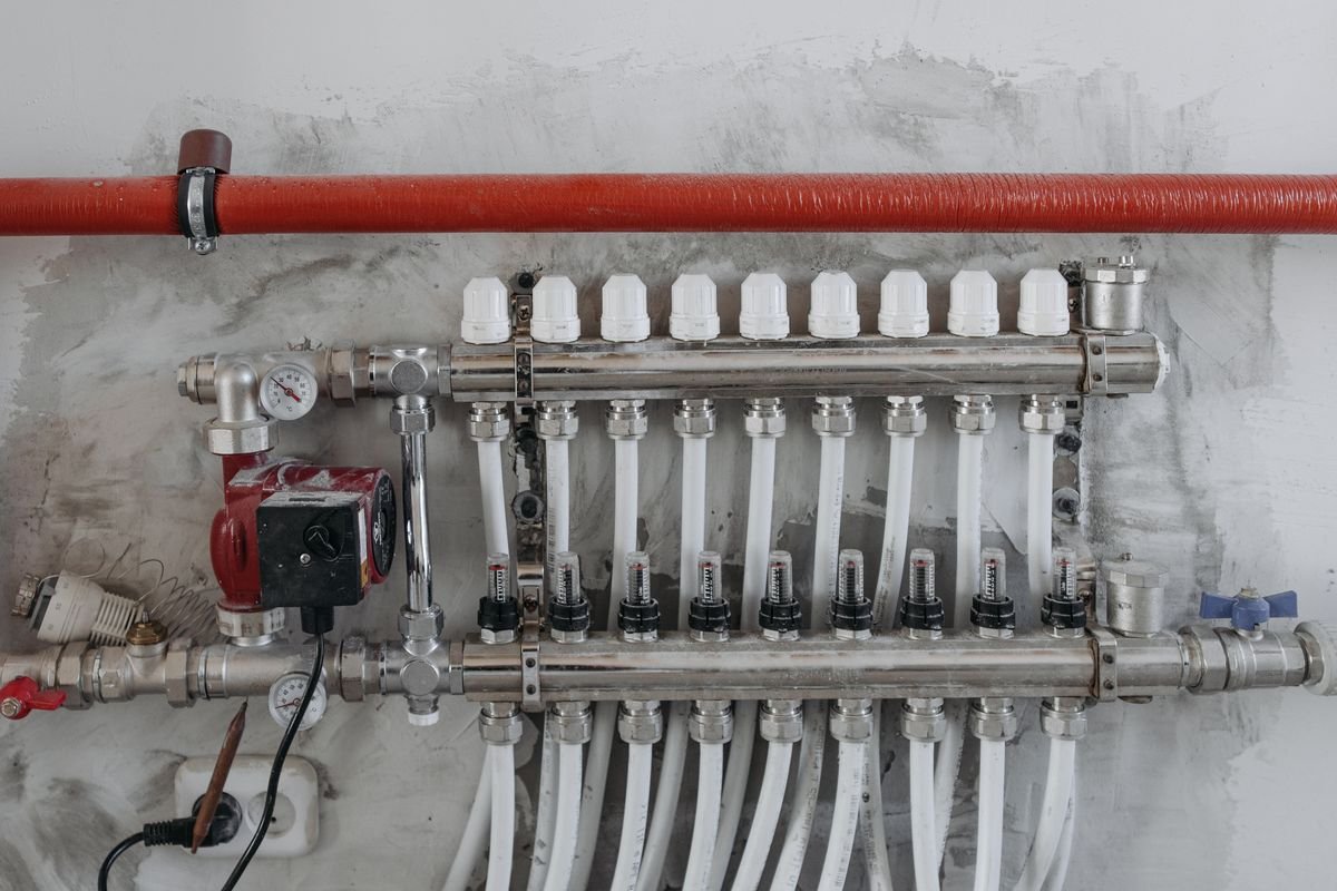 Manifold with pressure gauges and steel pipes