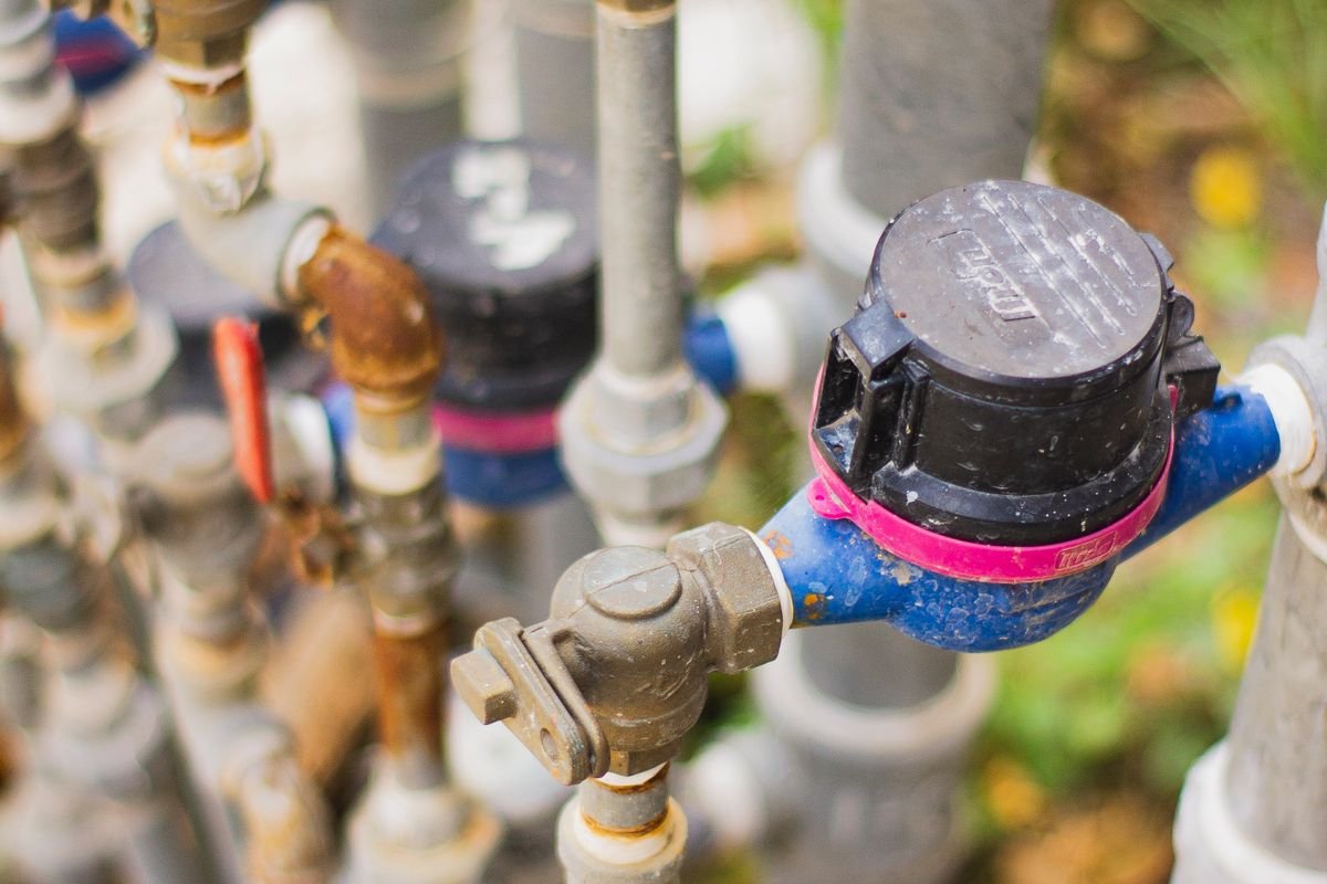 Water meter with gauges and valves